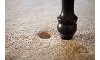 راه‌ حل‌ هایی برای جلوگیری از جای پایه‌ی مبل بر روی فرش